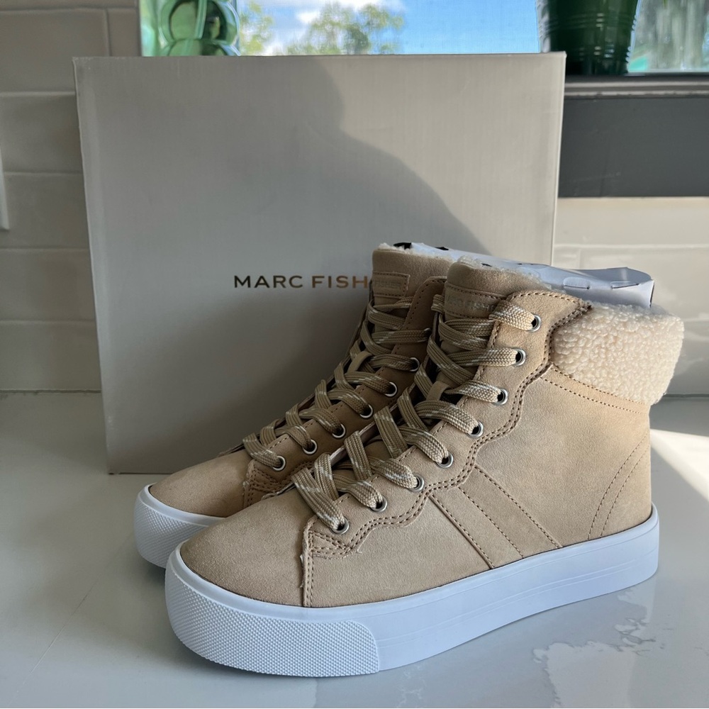 Marc Fisher Dapyr Women’s 8.5 Natural Tan Faux Suede Shearling Hi Top Sneaker